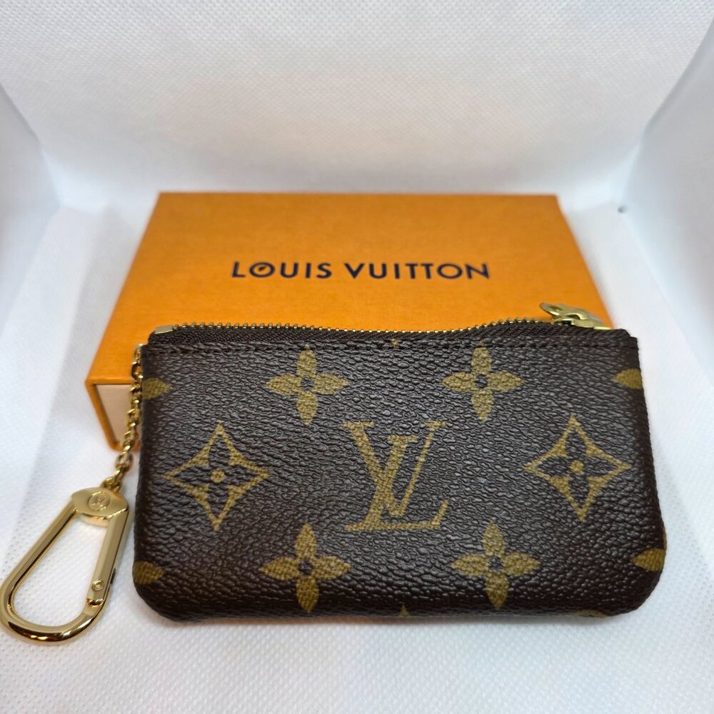 Louis Vuitton Key Pouch M62650 NWT